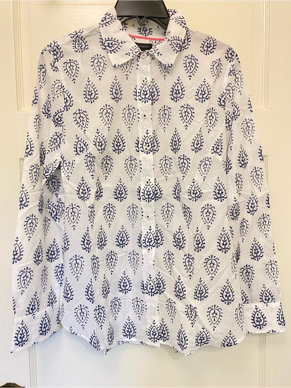 Talbots White Button-Down Shirt with Navy Motif Size S